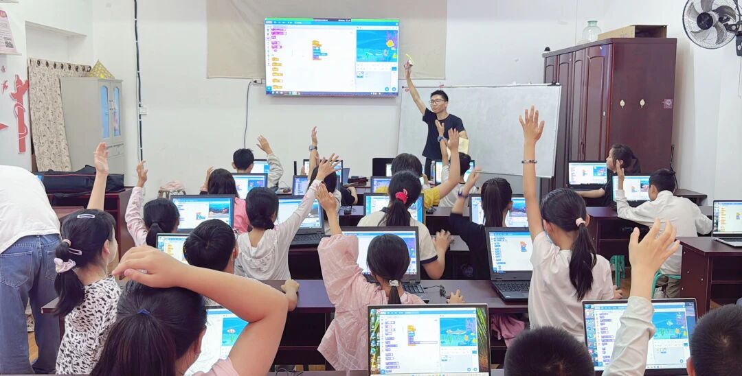 27载扎根云南职教｜爱因森以公益为炬，照亮学员逐梦之路